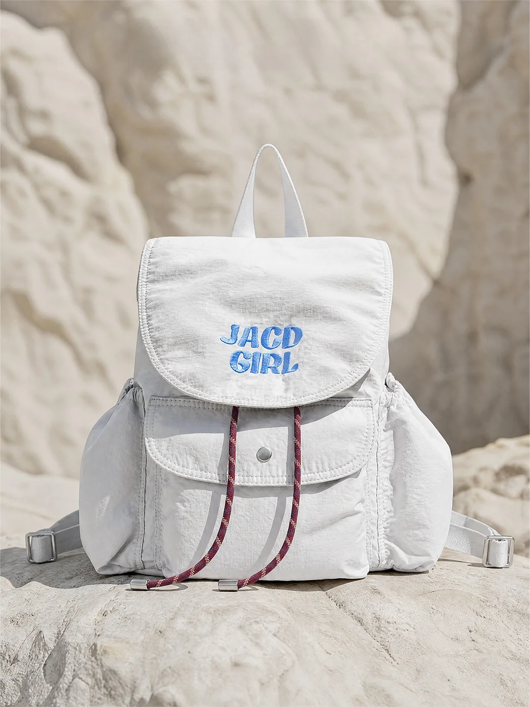 JACD Lightweight Travel Flip Cover Backpack for Women Summer Commuting Versatile College Student Bookbag Original Design Style
JACD Lightweight Travel Flip Cover Backpack for Women Summer Commuting Versatile College Student Bookbag Original Design Style