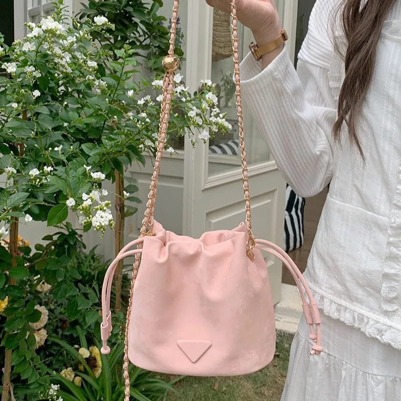 Bucket Bag Solid Color Crossbody Bags for Women Luxury Designer Sling Shoulder Handbags Female Versatile Small Tote Bag
Bucket Bag Solid Color Crossbody Bags for Women Luxury Designer Sling Shoulder Handbags Female Versatile Small Tote Bag