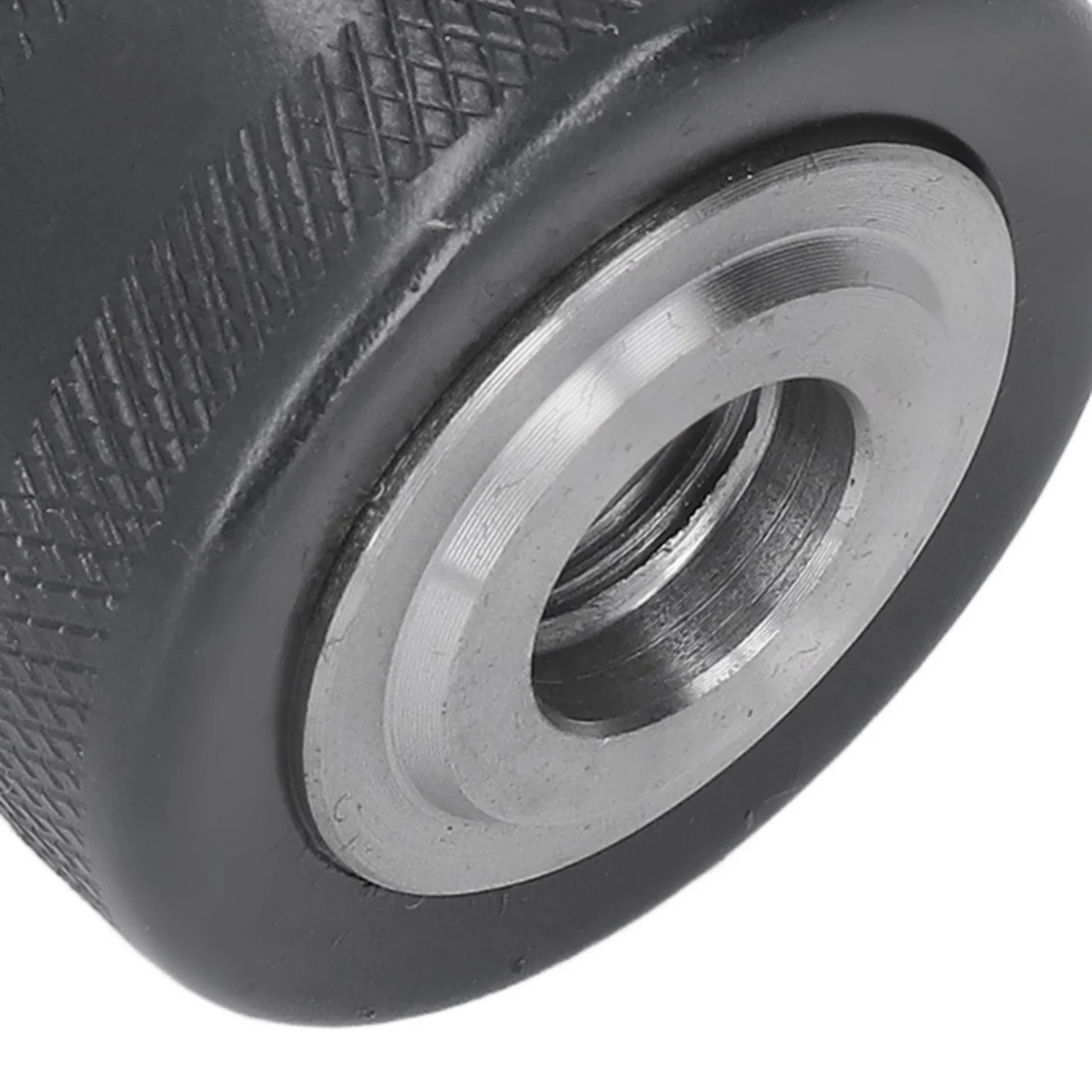 Преобразование сверлильного патрона 1/2 20UNF Бесключевой патрон с адаптером с шестигранным хвостовиком 1/4 дюйма для использования с спиральными и ступенчатыми сверлами
Преобразование сверлильного патрона 1/2 20UNF Бесключевой патрон с адаптером с шестигранным хвостовиком 1/4 дюйма для использования с спиральными и ступенчатыми сверлами