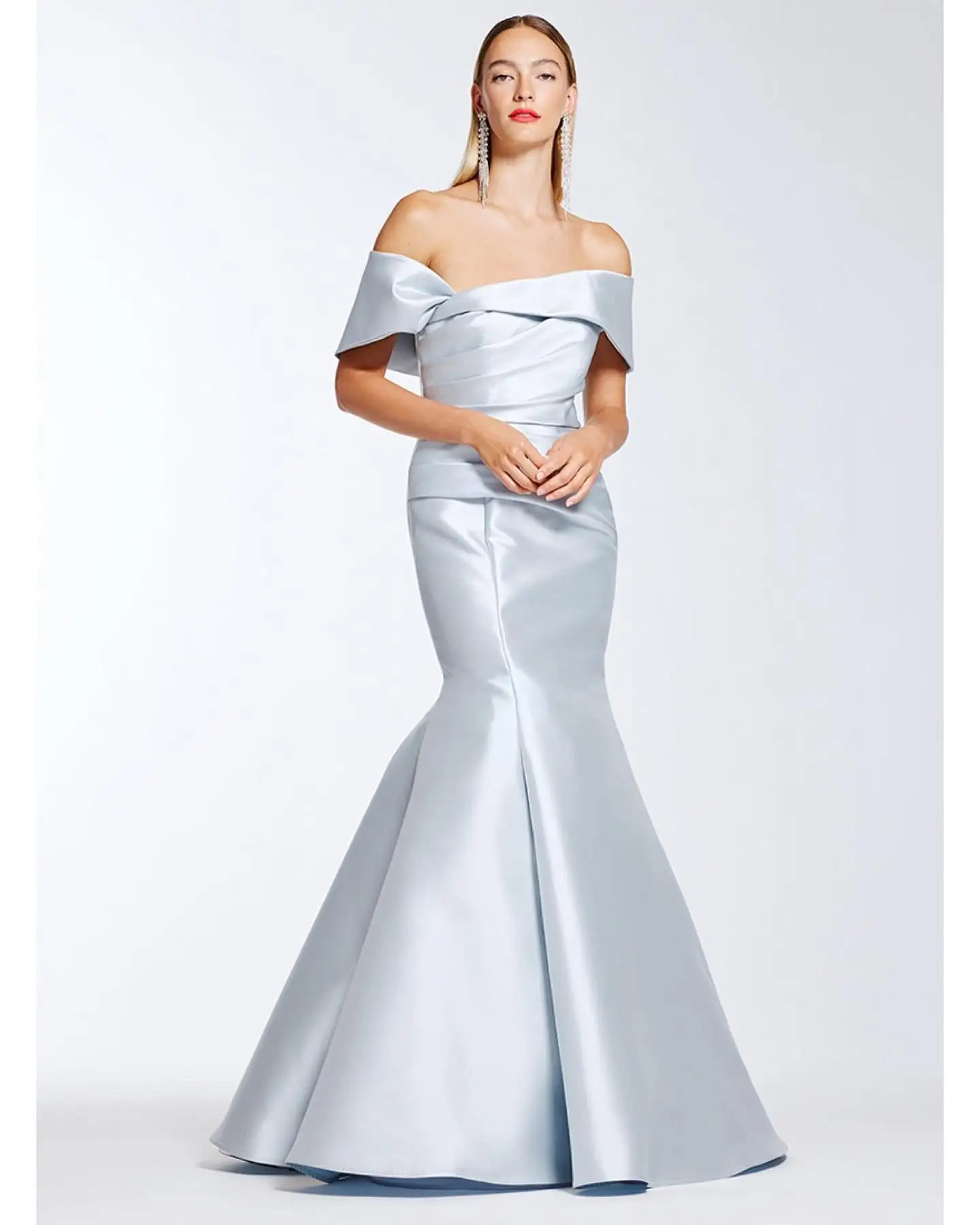 Customized Silver Satin Evening Dress Mermaid High Quality Homecoming Dresses Off the Shoulder Court Train Vestido De Festa 2025
Customized Silver Satin Evening Dress Mermaid High Quality Homecoming Dresses Off the Shoulder Court Train Vestido De Festa 2025