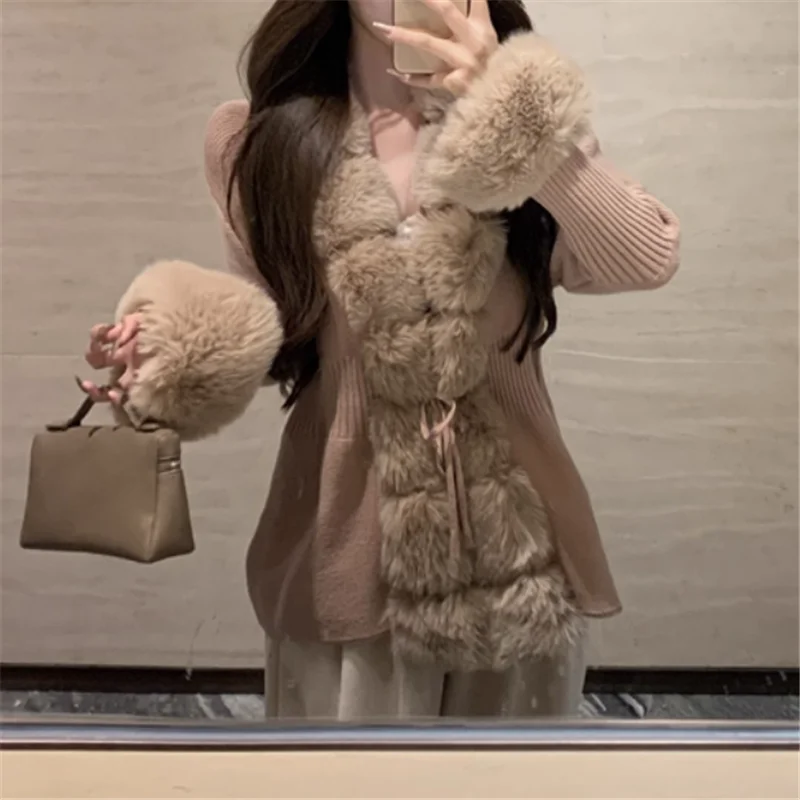 2025 New Fall Winter Khaki Faux Fur Patchwork Sweater Elegant Women Knitted Cardigan Top Long Sleeve Slim Fur Coat Shawl Cape
2025 New Fall Winter Khaki Faux Fur Patchwork Sweater Elegant Women Knitted Cardigan Top Long Sleeve Slim Fur Coat Shawl Cape