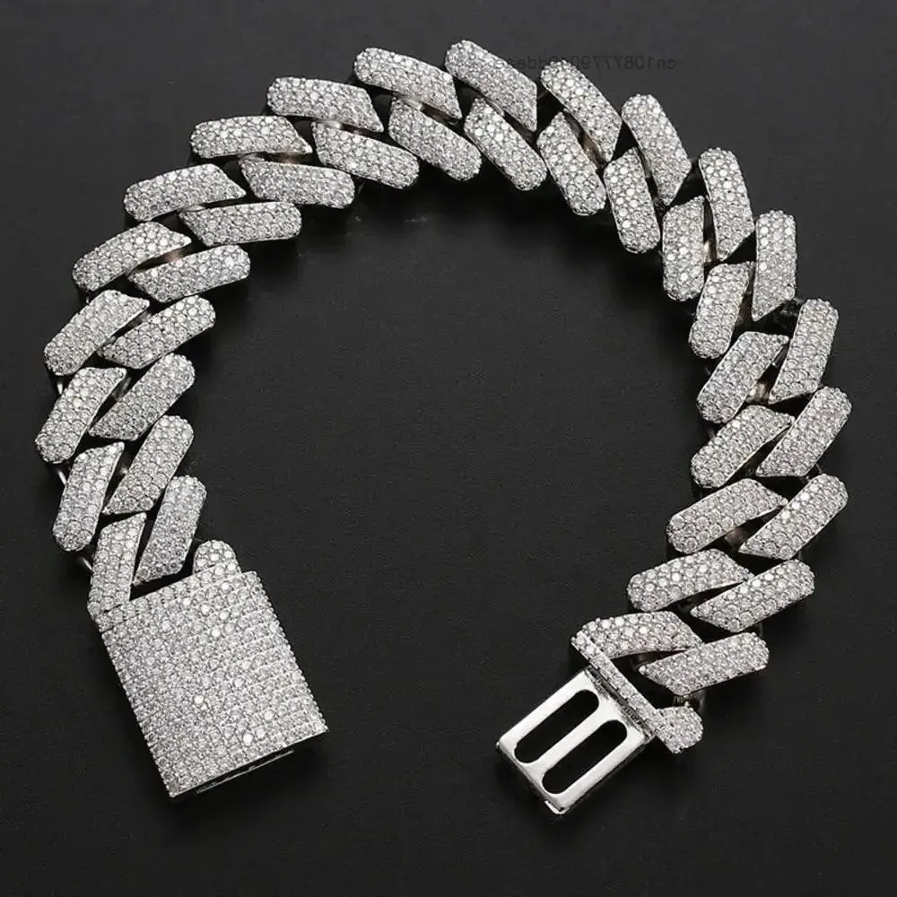 Bes Custom Hip Hop Jewelry Iced Out 20mm 925 Sterling Silver Prong Settling Cuban Link Chain Diamond Moissanite Necklace
Bes Custom Hip Hop Jewelry Iced Out 20mm 925 Sterling Silver Prong Settling Cuban Link Chain Diamond Moissanite Necklace