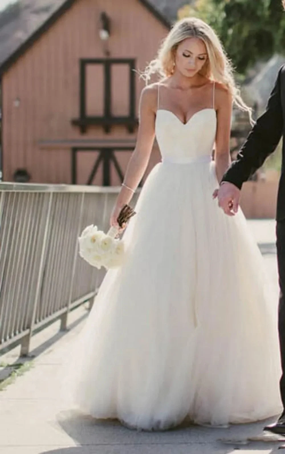 Sexy Spaghetti Straps Wedding Dress Women A-Line Tulle Custom Made Floor-Length Bridal Gown Vestidos De Novia 2024 Party Dress
Sexy Spaghetti Straps Wedding Dress Women A-Line Tulle Custom Made Floor-Length Bridal Gown Vestidos De Novia 2024 Party Dress