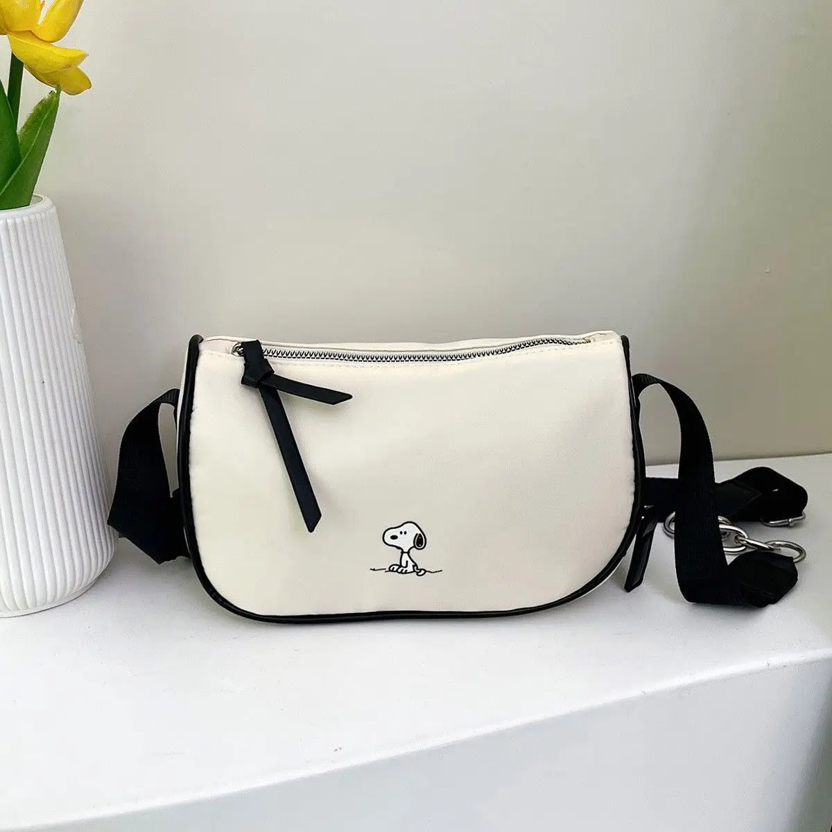 2025 Snoopy Shoulder Bag Women's Large Capacity Mobile Phone Bag Summer Nylon Storage Bag Lightweight Crossbody Bags Holder
2025 Snoopy Shoulder Bag Women's Large Capacity Mobile Phone Bag Summer Nylon Storage Bag Lightweight Crossbody Bags Holder