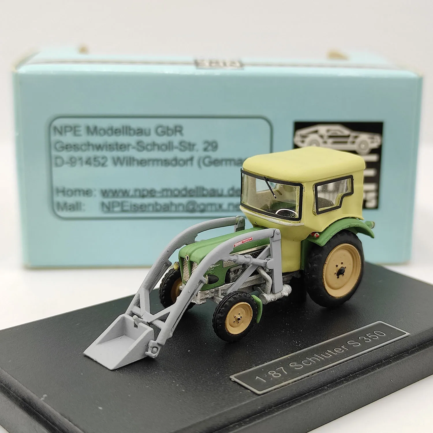 NPE 1:87 Schuler S 350 Agricultural Tractor Resin Simulation Model Collectible Toy Gift Souvenir Display Ornament
NPE 1:87 Schuler S 350 Agricultural Tractor Resin Simulation Model Collectible Toy Gift Souvenir Display Ornament