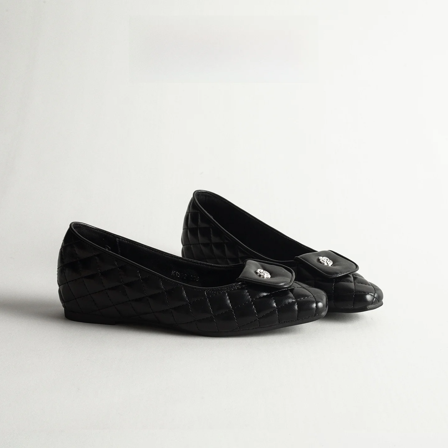 Retro Diamond Grid Camellia Flat Mary Jane Shoes Women's Versatile Petite Wind Increased Grandmother Shoes Spring Season
Retro Diamond Grid Camellia Flat Mary Jane Shoes Women's Versatile Petite Wind Increased Grandmother Shoes Spring Season
