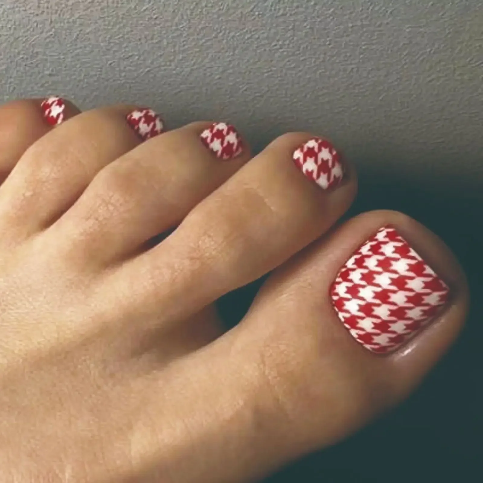 24pcs New Summer False Toe Nail Matte Cute Short Fake Toenail Tips For Girls Lady Fashion Simple Red Square Press On Toe Nails
24pcs New Summer False Toe Nail Matte Cute Short Fake Toenail Tips For Girls Lady Fashion Simple Red Square Press On Toe Nails