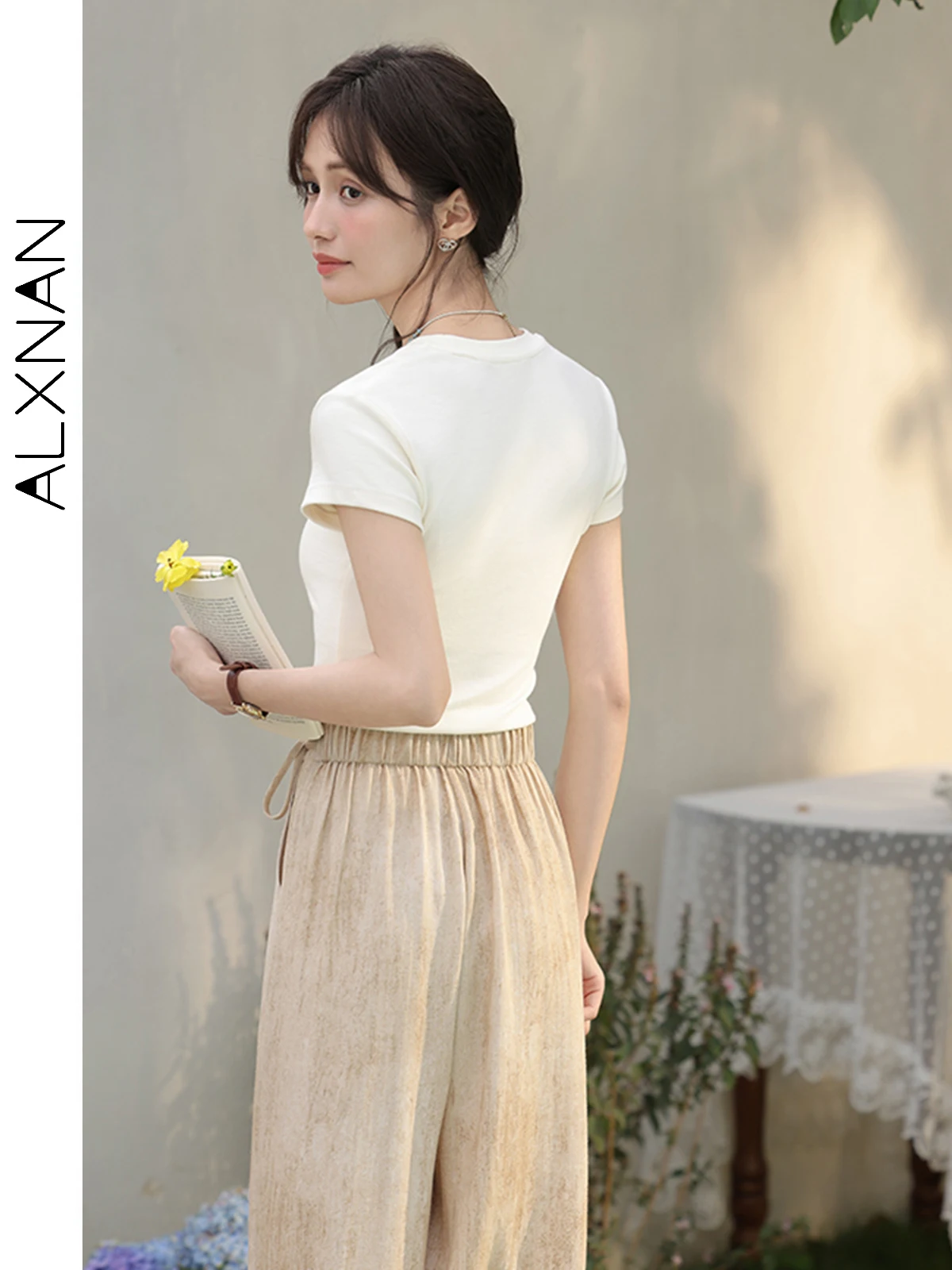 ALXNAN Women's Wide-leg Pants 2025 Summer Elegant Cotton Baggy Pants Casual Office Loose-fit Korean Popular Clothing New L53877
ALXNAN Women's Wide-leg Pants 2025 Summer Elegant Cotton Baggy Pants Casual Office Loose-fit Korean Popular Clothing New L53877