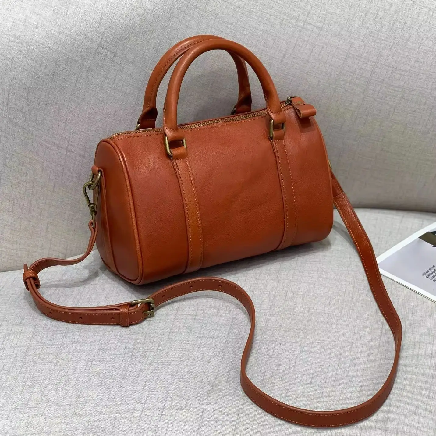 Women Vintage Boston Bag Genuine Tree Paste Cow Leather Luxury Handbag Daily Shoulder Crossbody Messenger Bag Female Pillow Bag
Women Vintage Boston Bag Genuine Tree Paste Cow Leather Luxury Handbag Daily Shoulder Crossbody Messenger Bag Female Pillow Bag