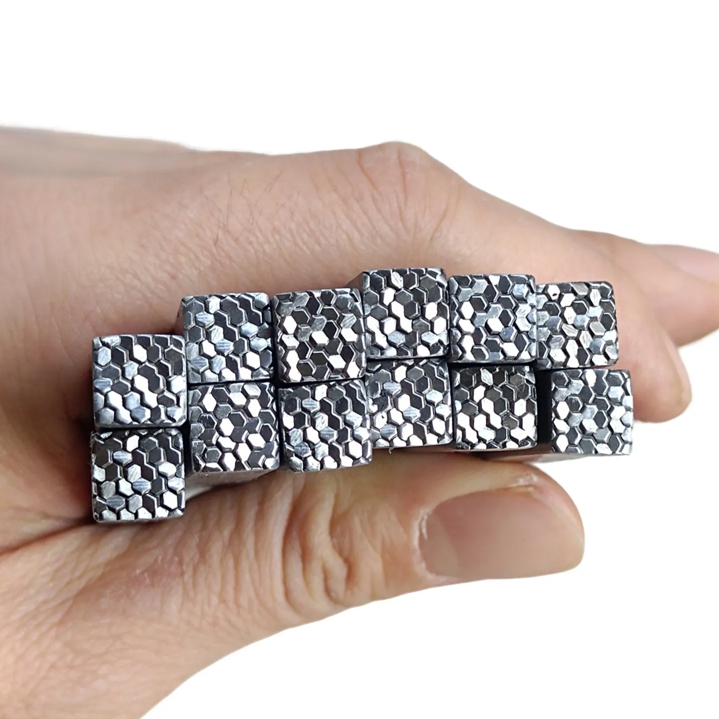 Crushed Ice Ring Bracelet Chisel Chisel Hexagonal Ice Bark Pattern
Crushed Ice Ring Bracelet Chisel Chisel Hexagonal Ice Bark Pattern