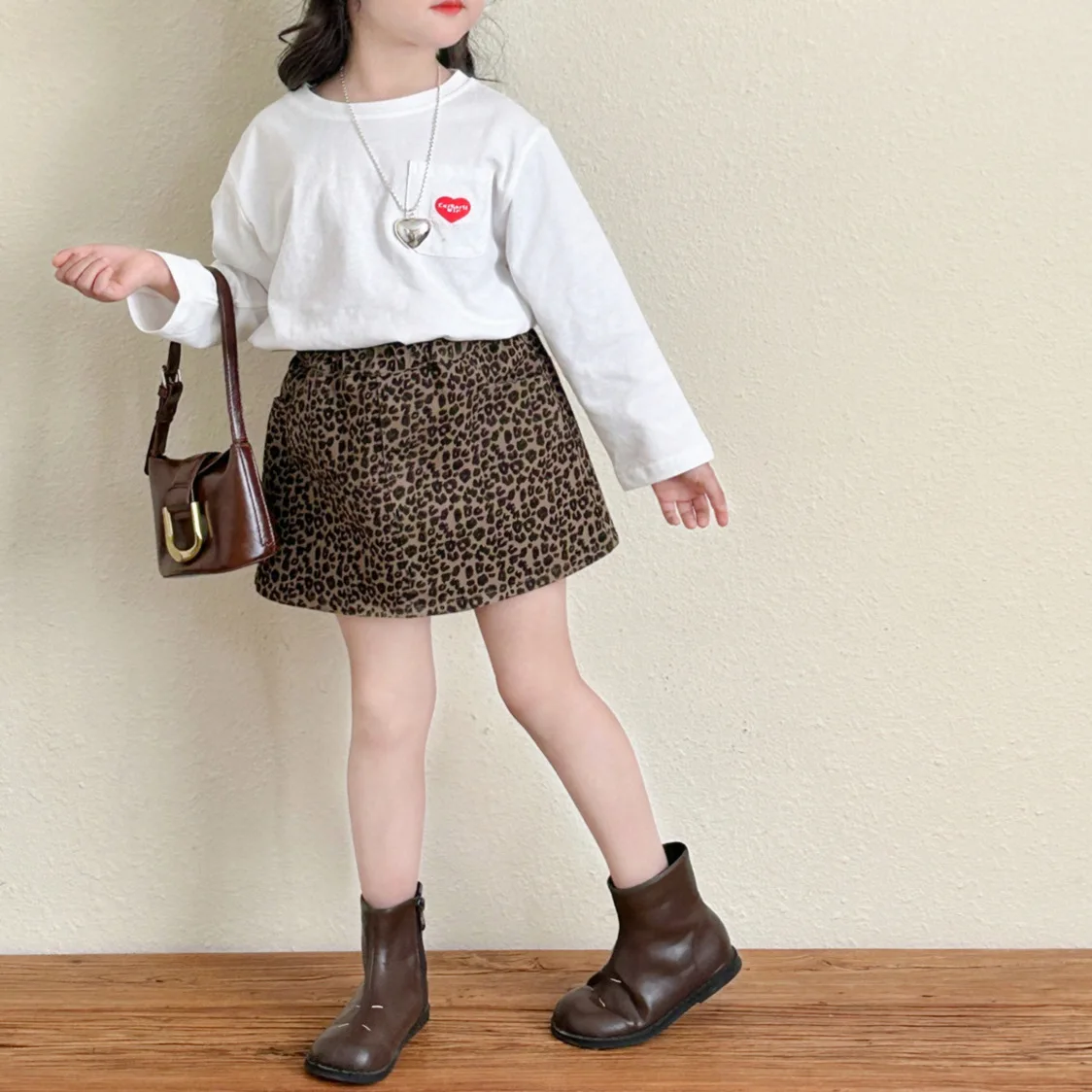 Baby Girls Skirt 2025 Spring Summer New Korean Style Kids Fashion Leopard Skirt Childrens Fashionable Retro Dress
Baby Girls Skirt 2025 Spring Summer New Korean Style Kids Fashion Leopard Skirt Childrens Fashionable Retro Dress