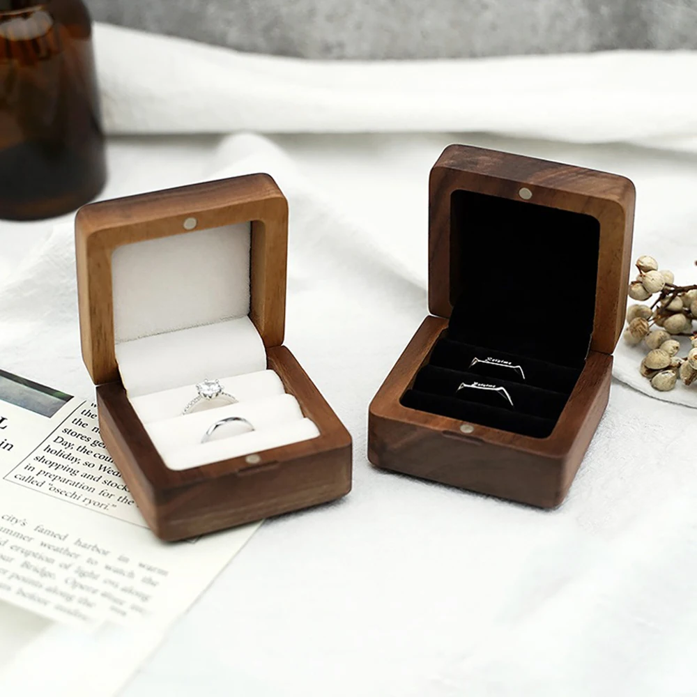 Woman Portable Jewelry Velvet Storage Box Proposal Ring Retro Solid Wood Carrying Case Wedding Band Mini Exquisite Display Box
Woman Portable Jewelry Velvet Storage Box Proposal Ring Retro Solid Wood Carrying Case Wedding Band Mini Exquisite Display Box