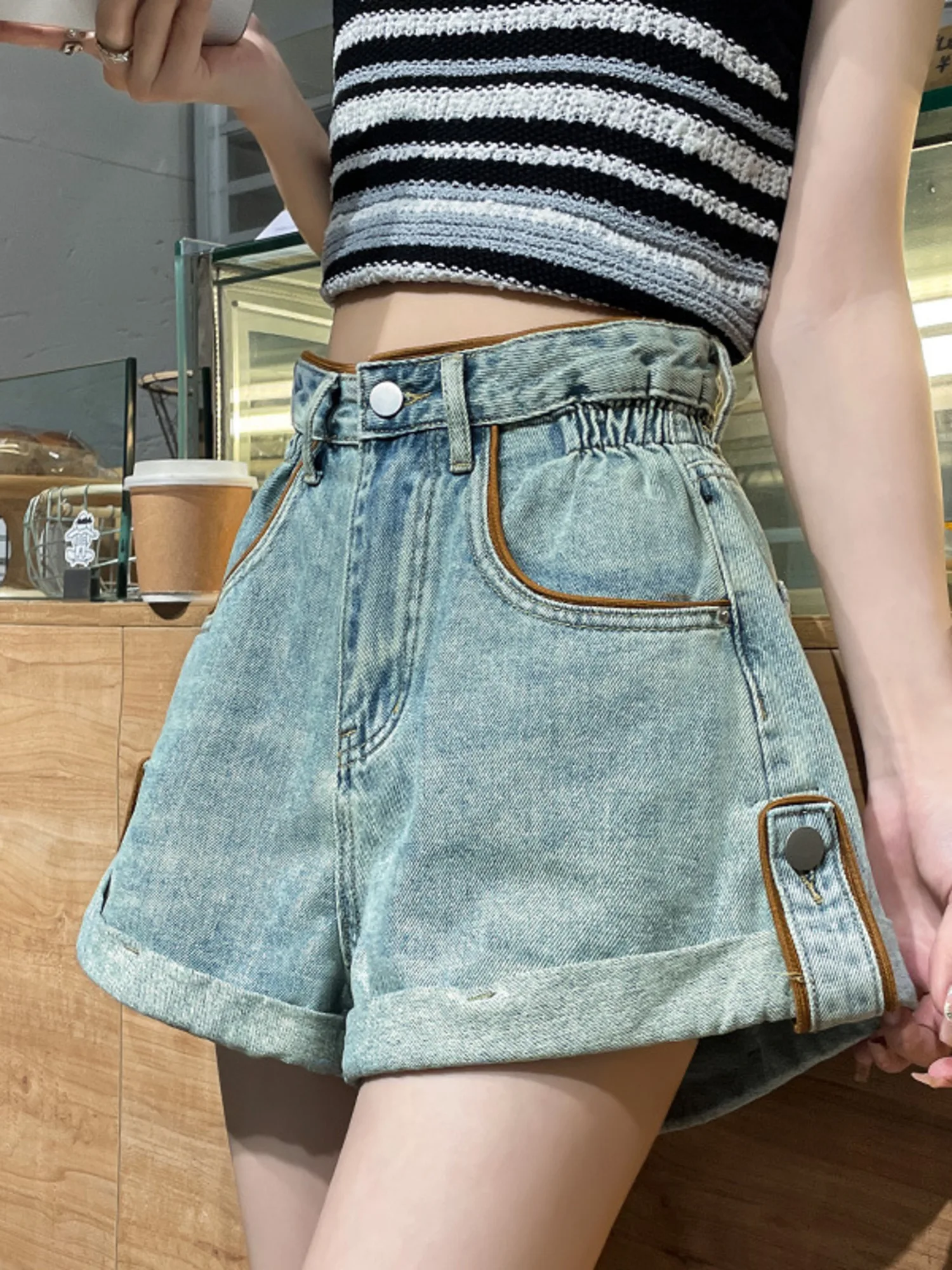 Women's High Waist Denim Shorts A-Line Rolled Hem with Belt Color Contrast Piping Elastic Side Y2K Summer 2026 Casual Streetwear
Women's High Waist Denim Shorts A-Line Rolled Hem with Belt Color Contrast Piping Elastic Side Y2K Summer 2026 Casual Streetwear