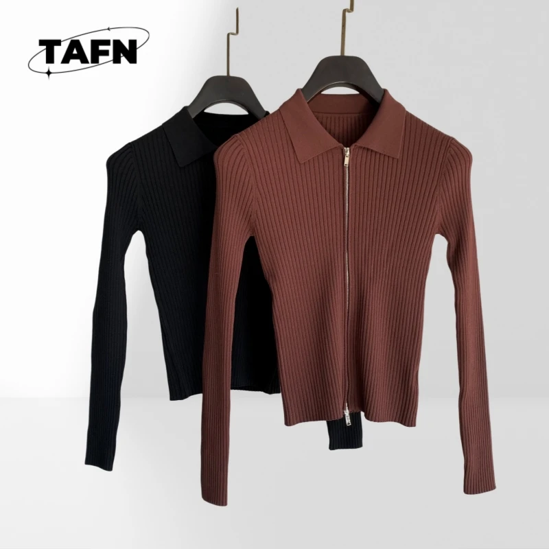 25 Popular European and American Style High-End Cashmere Warm Banquet Women's Lapel Trendy Simple Fashion High-End A25153
25 Popular European and American Style High-End Cashmere Warm Banquet Women's Lapel Trendy Simple Fashion High-End A25153