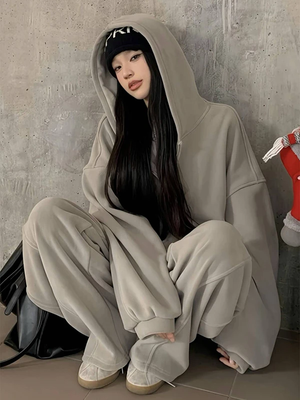 Женский повседневный спортивный комплект большого размера 300, весна-осень 2024, новая корейская версия, свободная зимняя одежда из двух предметов Fce
Женский повседневный спортивный комплект большого размера 300, весна-осень 2024, новая корейская версия, свободная зимняя одежда из двух предметов Fce