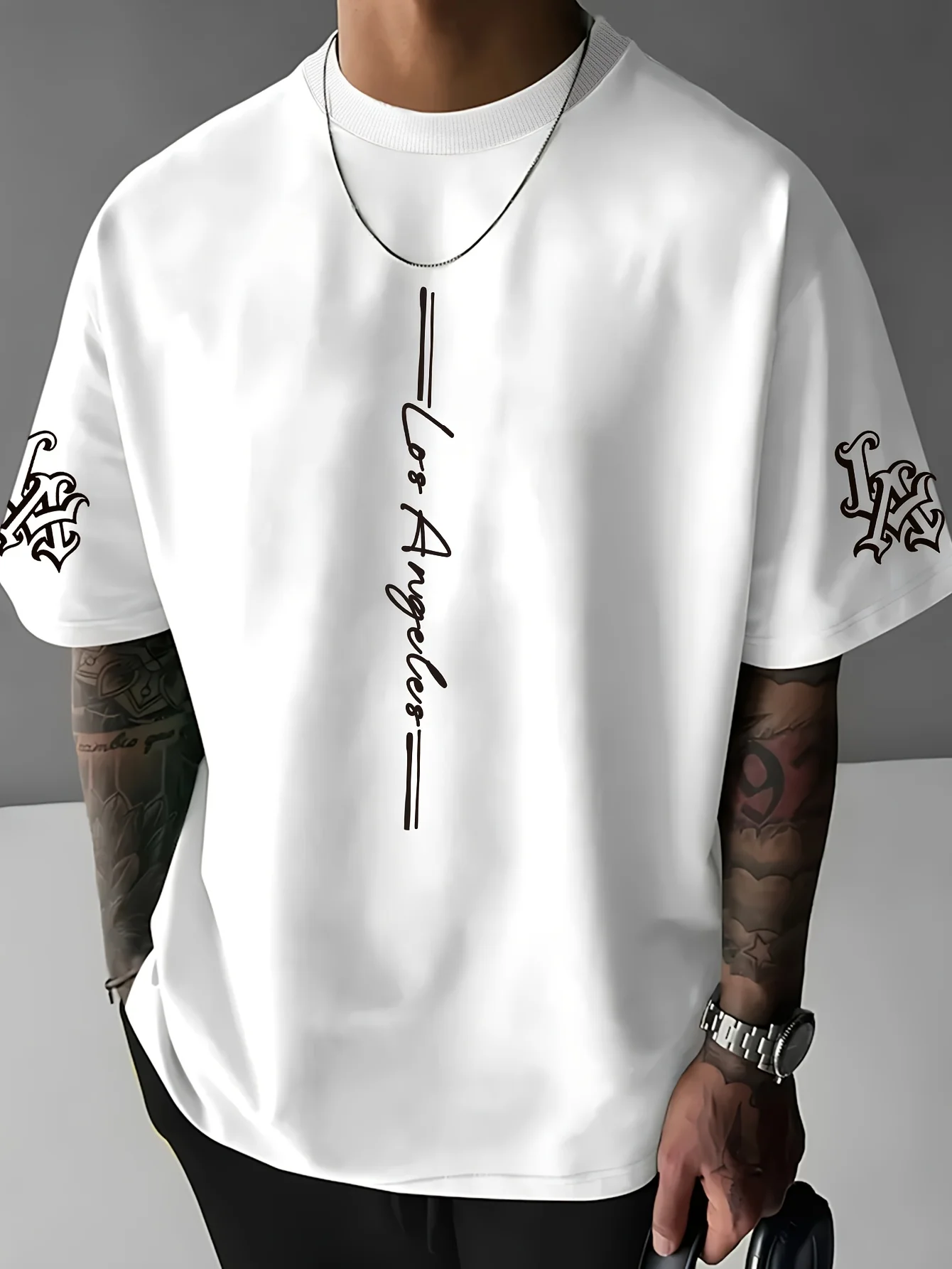 The 2025 summer new men's T-shirt is a casual, fashionable and creative polyester men's line letter printed round-neck T-shirt
The 2025 summer new men's T-shirt is a casual, fashionable and creative polyester men's line letter printed round-neck T-shirt