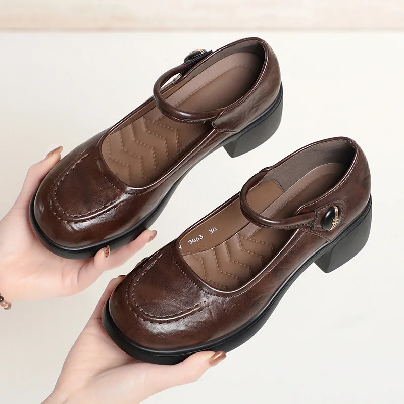 Autumn Winter Women Mother Cotton Shoes Retro Lace Up Chunky High Heels Ankle Boots Black Warm Platform Short Leather Boots
Autumn Winter Women Mother Cotton Shoes Retro Lace Up Chunky High Heels Ankle Boots Black Warm Platform Short Leather Boots