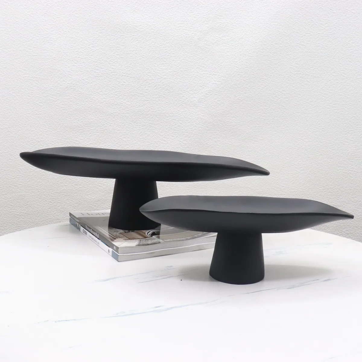 Creative Resin high foot fruit tray Plate Dry Fruit Tray Dessert Trays Cake Trays Home decor tea table storage tray ornaments
Creative Resin high foot fruit tray Plate Dry Fruit Tray Dessert Trays Cake Trays Home decor tea table storage tray ornaments