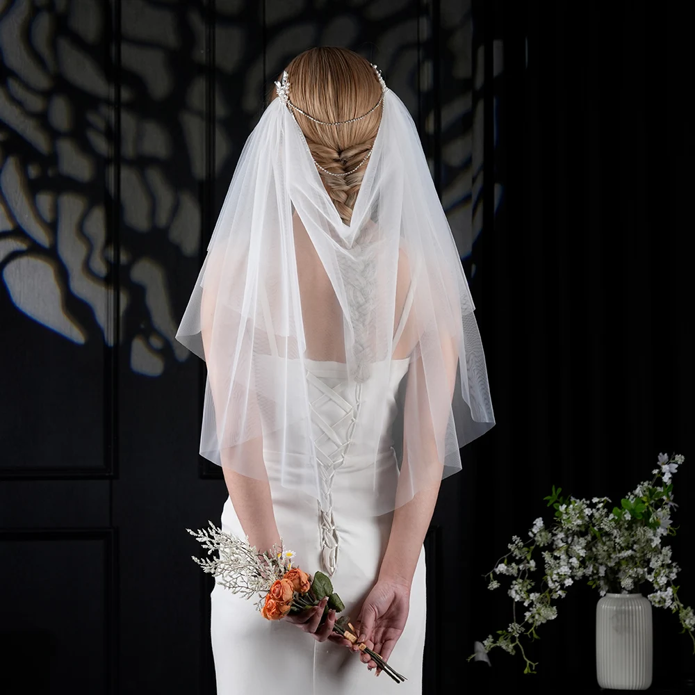 Metal chain hand braided hair accessory bride veil 2 tier short elbow length accessory veil bridesmaid wedding party accessory
Metal chain hand braided hair accessory bride veil 2 tier short elbow length accessory veil bridesmaid wedding party accessory