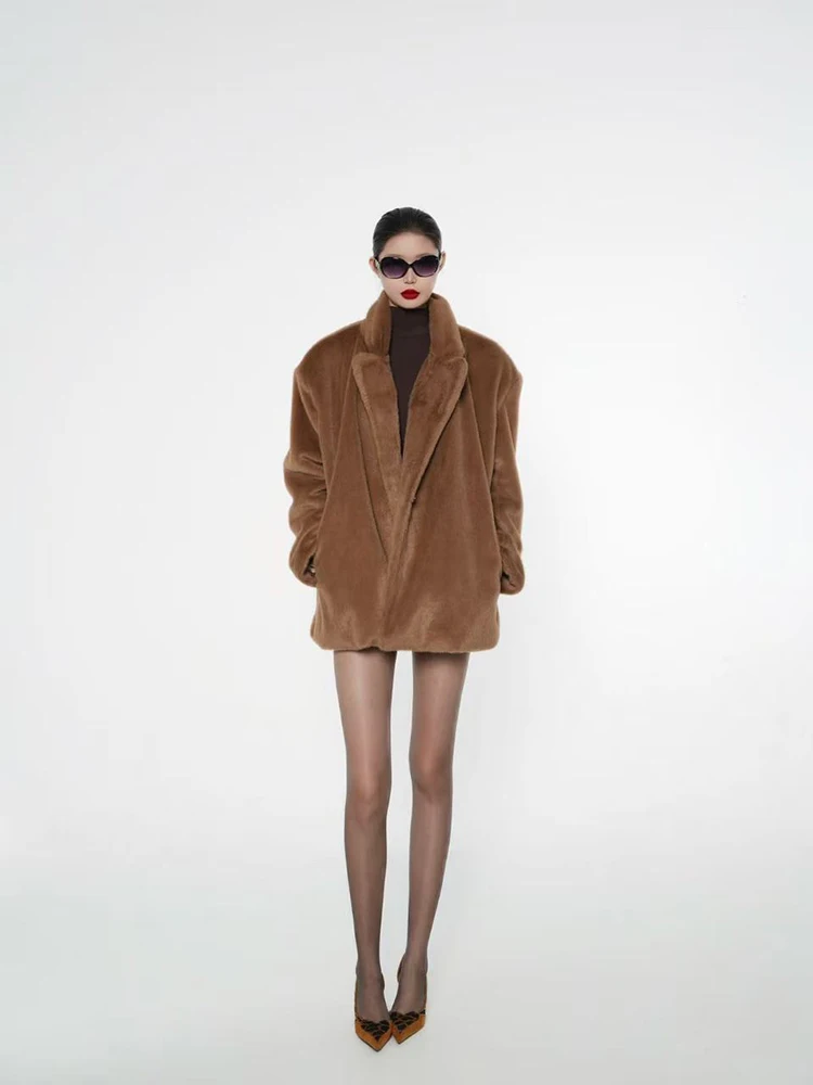 Экологичная женская осенне-зимняя кожаная куртка из искусственного меха с отложным воротником, свободного кроя, с длинными рукавами, новинка
Экологичная женская осенне-зимняя кожаная куртка из искусственного меха с отложным воротником, свободного кроя, с длинными рукавами, новинка