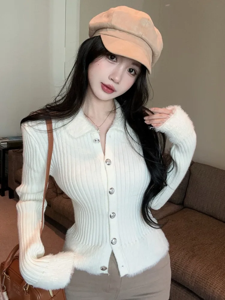 Sweet Stylish Pure Color Long Sleeve Knitted Cardigan Single Button Flip Collar Versatile Slimming Top for Younger Looking
Sweet Stylish Pure Color Long Sleeve Knitted Cardigan Single Button Flip Collar Versatile Slimming Top for Younger Looking