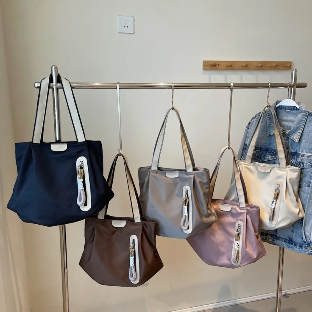 Элегантная портативная сумка-тоут, модная сумка на плечо для поездок на работу, большая вместительная плиссированная сумка для путешествий
Элегантная портативная сумка-тоут, модная сумка на плечо для поездок на работу, большая вместительная плиссированная сумка для путешествий