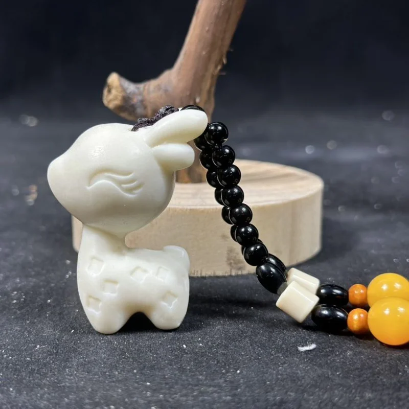 Ivory Nut Carved Mobile Phone Accessories Decoration PendantQVersion Shaolu Pendant with RopeDIYMen's and Women's Wholesale
Ivory Nut Carved Mobile Phone Accessories Decoration PendantQVersion Shaolu Pendant with RopeDIYMen's and Women's Wholesale