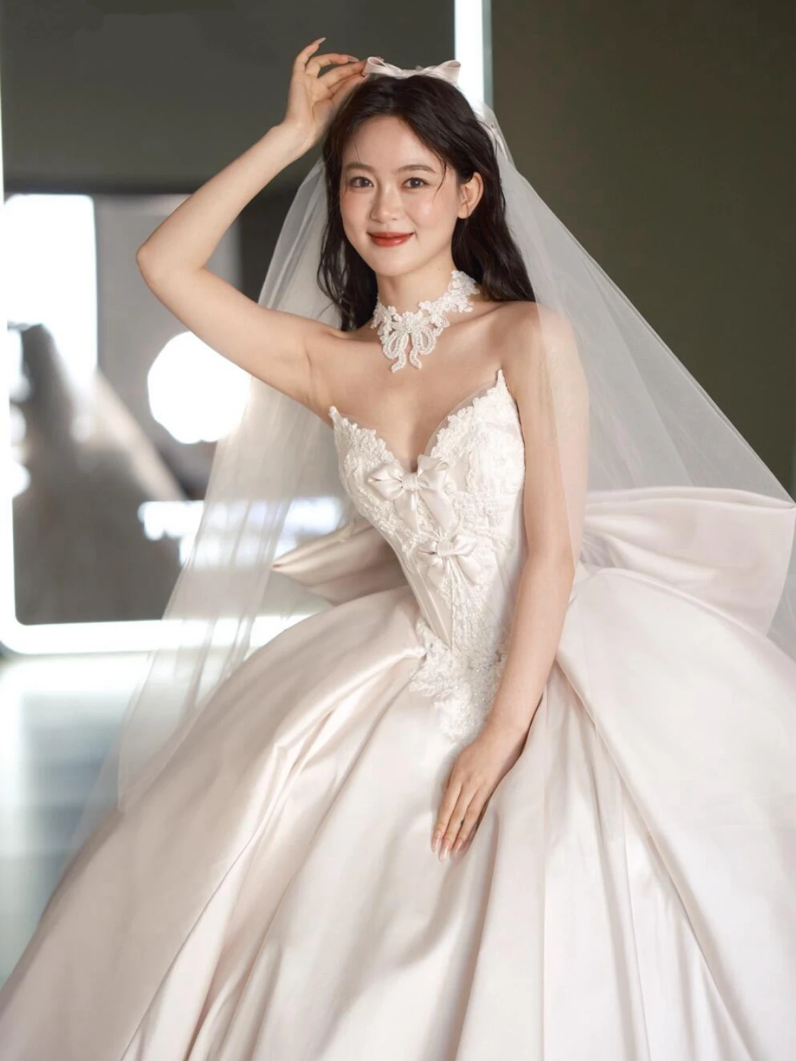 Satin Bridal Gown 2026 New Style Princess Cut Long Dress with Belt Embroidery Medium Waist Formal Wedding Dress
Satin Bridal Gown 2026 New Style Princess Cut Long Dress with Belt Embroidery Medium Waist Formal Wedding Dress