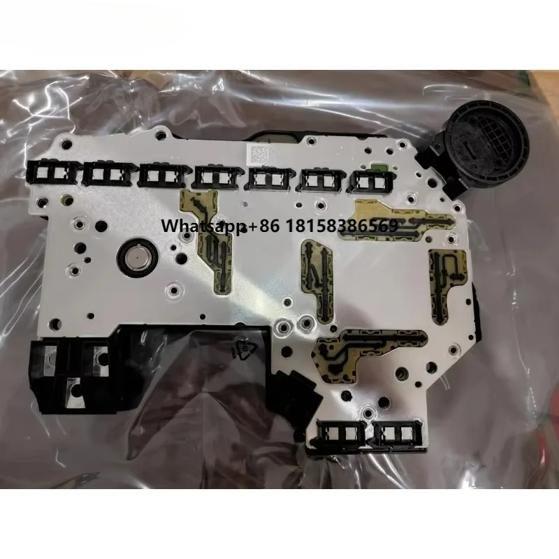 New 9-Speed Automatic Transmission Control Unit TCU TCM A725270901180 A0009015000 725.011 for Mercedes Benz W213 W238 E-class
New 9-Speed Automatic Transmission Control Unit TCU TCM A725270901180 A0009015000 725.011 for Mercedes Benz W213 W238 E-class