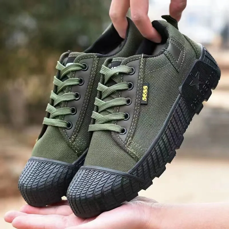 Man's Shoes Summer Canvas Breathable Ware-resistant Non-slip Outdoor Construction Site Labor Insurance Dad Leisure Shoes
Man's Shoes Summer Canvas Breathable Ware-resistant Non-slip Outdoor Construction Site Labor Insurance Dad Leisure Shoes
