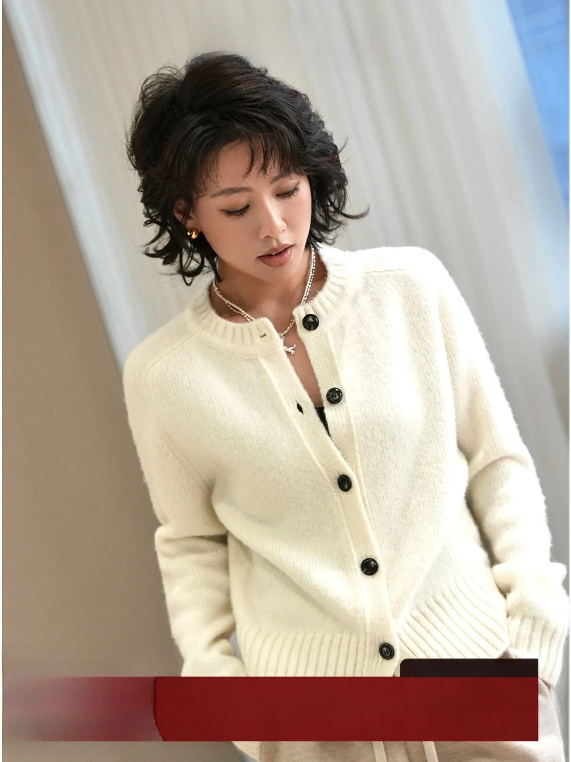 iva Vintage Casual Wool round Ne Single Button Open Cardigan Jaet Friday 2000 New Arrival Women's Knitted Sweater
iva Vintage Casual Wool round Ne Single Button Open Cardigan Jaet Friday 2000 New Arrival Women's Knitted Sweater