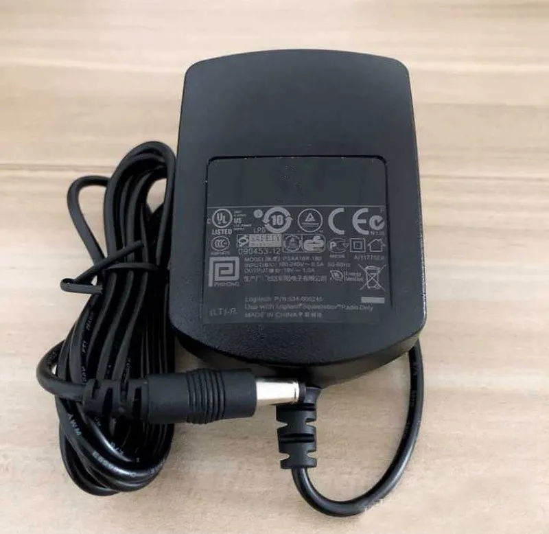 Genuine Phihong PSAA18R-180 18V 1A 18W AC Adapter Charger For Logitech Squeezebox Radio X-R0001 XR0001 534-000245 Power Supply
Genuine Phihong PSAA18R-180 18V 1A 18W AC Adapter Charger For Logitech Squeezebox Radio X-R0001 XR0001 534-000245 Power Supply