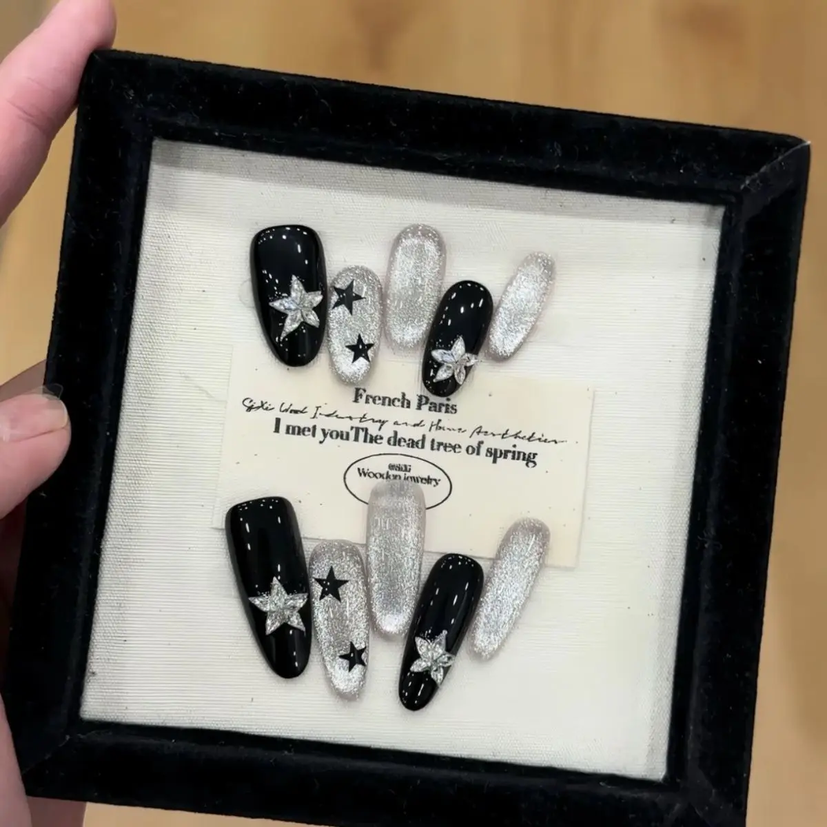 Black & Silver Star Press On Nails, Almond Cat Eye False Nails with Rhinestone Stars, Trendy Glue On Nails, Edgy Nail Art for Daily & Parties
Black & Silver Star Press On Nails, Almond Cat Eye False Nails with Rhinestone Stars, Trendy Glue On Nails, Edgy Nail Art for Daily & Parties