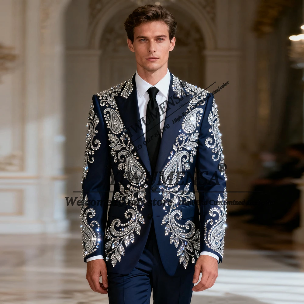 Brilliant Rhinestone Beaded Navy Suit Attire For Men 2 Piece Set Single Breasted Jacket Pants Customized Groom Wedding Tuxedos
Brilliant Rhinestone Beaded Navy Suit Attire For Men 2 Piece Set Single Breasted Jacket Pants Customized Groom Wedding Tuxedos