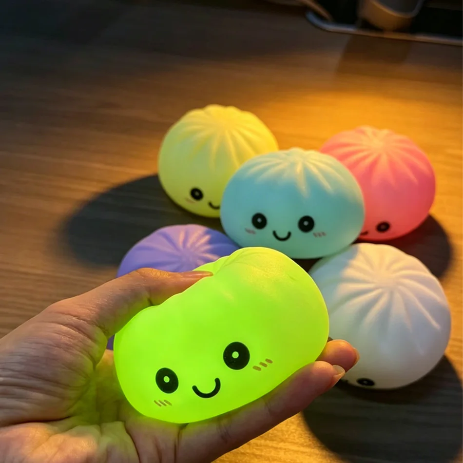 Glowing Dumpling Squishy Bun Shaped Night Light USB Rechargeable Color Changing Cute Baozi Lamp for Bedroom Decor Gift
Glowing Dumpling Squishy Bun Shaped Night Light USB Rechargeable Color Changing Cute Baozi Lamp for Bedroom Decor Gift