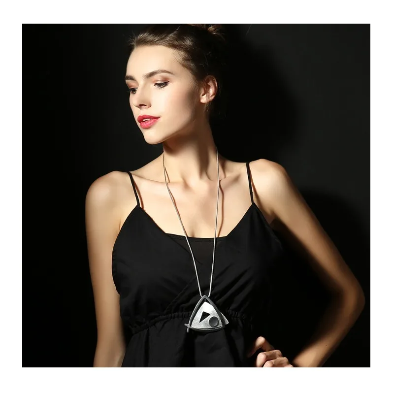 Sweater Chain for Long Chain Jewelry, High-end Triangular Fish-shaped Simple Necklace, Long Style
Sweater Chain for Long Chain Jewelry, High-end Triangular Fish-shaped Simple Necklace, Long Style