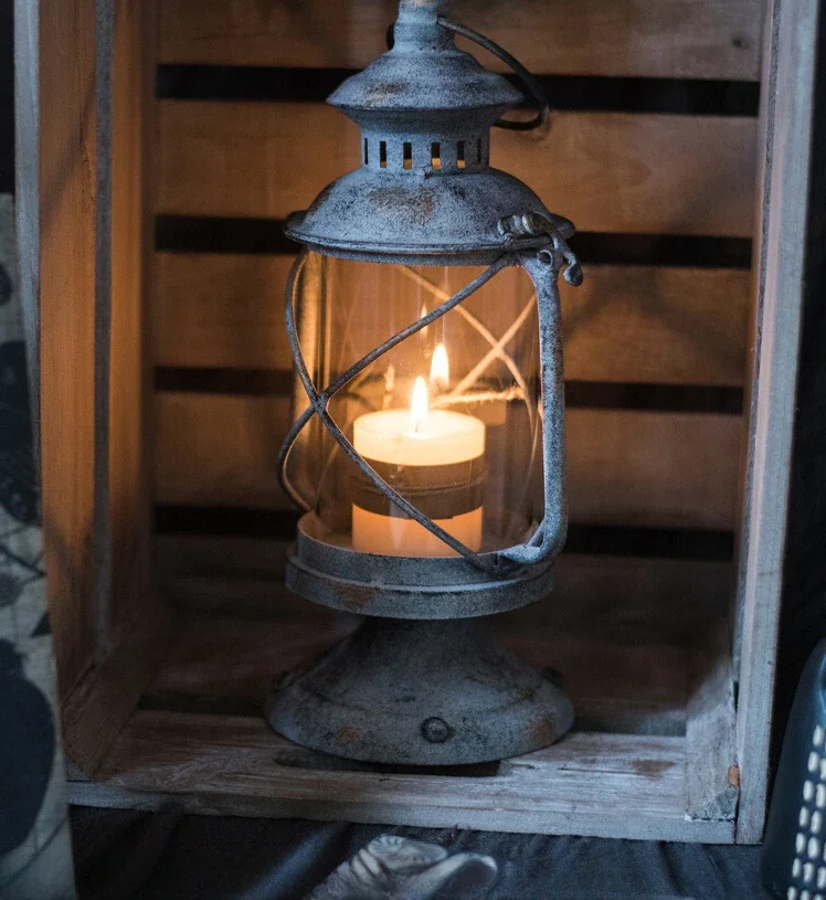Vintage Iron Art Candle Holder Wind Lamp Oil Lamp Small Lantern Decorative Garden Grocery Props Room Decor Home Decor Metal
Vintage Iron Art Candle Holder Wind Lamp Oil Lamp Small Lantern Decorative Garden Grocery Props Room Decor Home Decor Metal