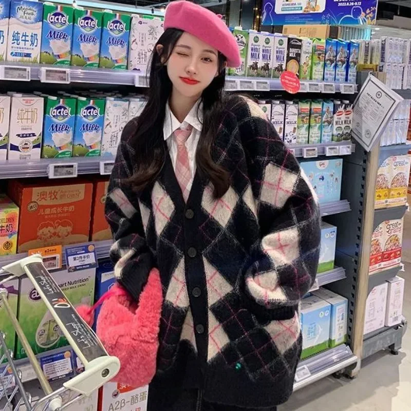 Sweet Pink Sweaters Preppy Style Plaid Korean Vintage Tops V Neck Pull Femme Loose Women Y2k Cardigans Knitted Contrast Color
Sweet Pink Sweaters Preppy Style Plaid Korean Vintage Tops V Neck Pull Femme Loose Women Y2k Cardigans Knitted Contrast Color