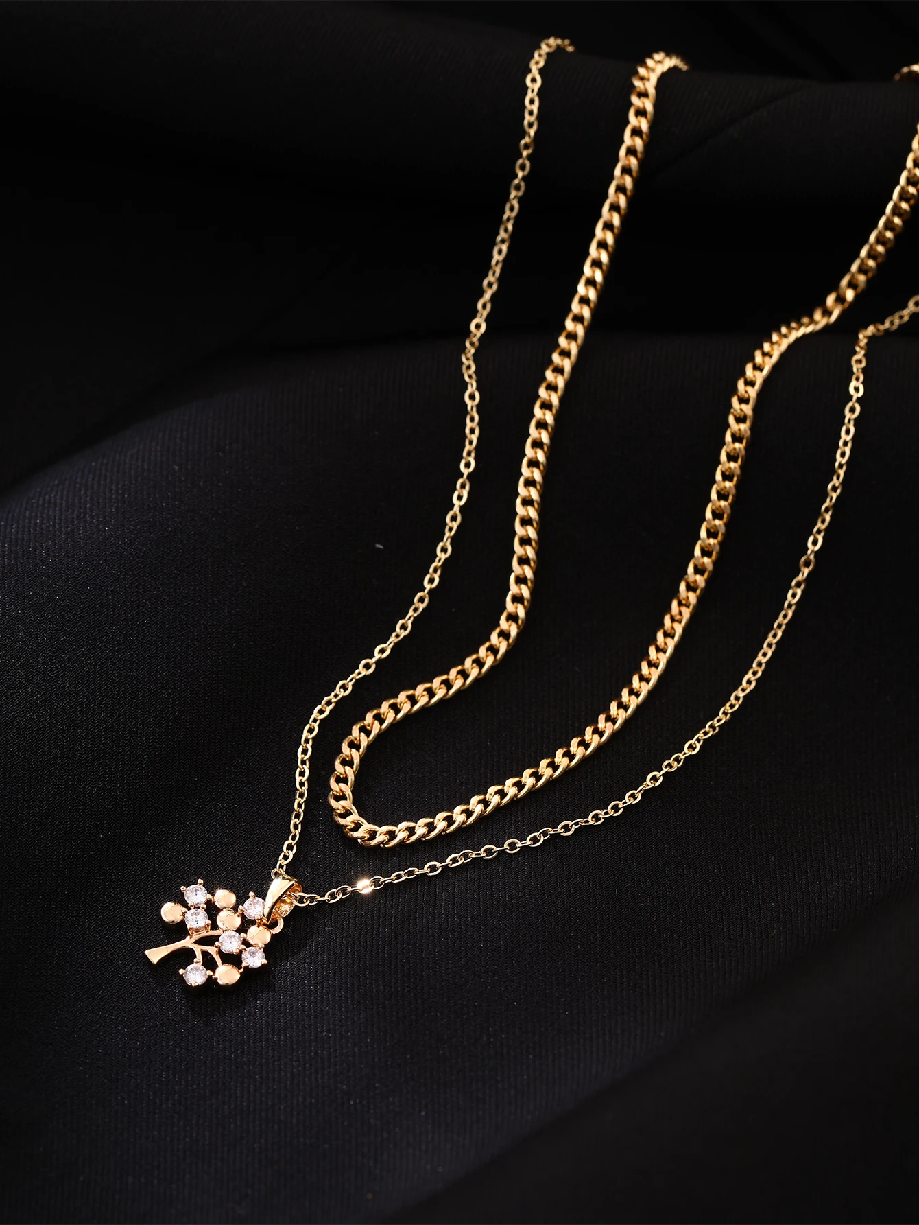 2Pcs Niche Cross Chain Tree of Life Necklace round Beads Sparkling Zircon Elegant Sweet Versatile Jewelry Concert Party Vacation
2Pcs Niche Cross Chain Tree of Life Necklace round Beads Sparkling Zircon Elegant Sweet Versatile Jewelry Concert Party Vacation