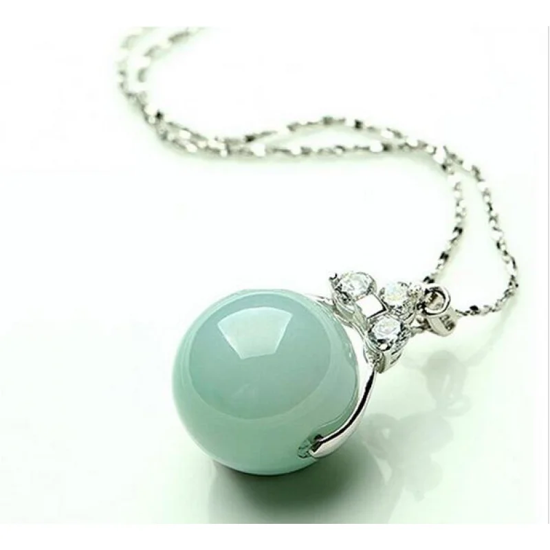 Wholesale - Natural Emerald Pendant Road Pass Transfer Beads Jade Pendant Women 925 Silver Nelace
Wholesale - Natural Emerald Pendant Road Pass Transfer Beads Jade Pendant Women 925 Silver Nelace
