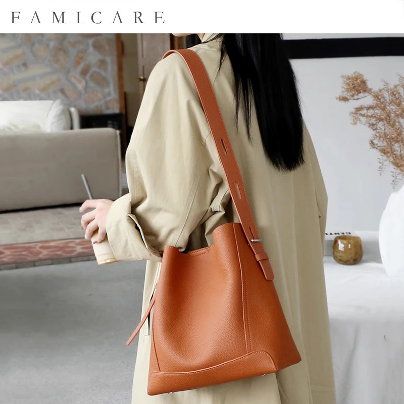 2025 New Women Bag Female Luxury Shoulder Bags Lady Cowhide Genuine Leather Bucket Handbag Girl Messenger Crossbody Bag Tote 
2025 New Women Bag Female Luxury Shoulder Bags Lady Cowhide Genuine Leather Bucket Handbag Girl Messenger Crossbody Bag Tote