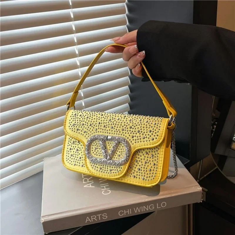 2025 Chic Square Bag, Multi-Way Convertible Shoulder & Crossbody Purse for Women, Architectural Day to Night Tote
2025 Chic Square Bag, Multi-Way Convertible Shoulder & Crossbody Purse for Women, Architectural Day to Night Tote