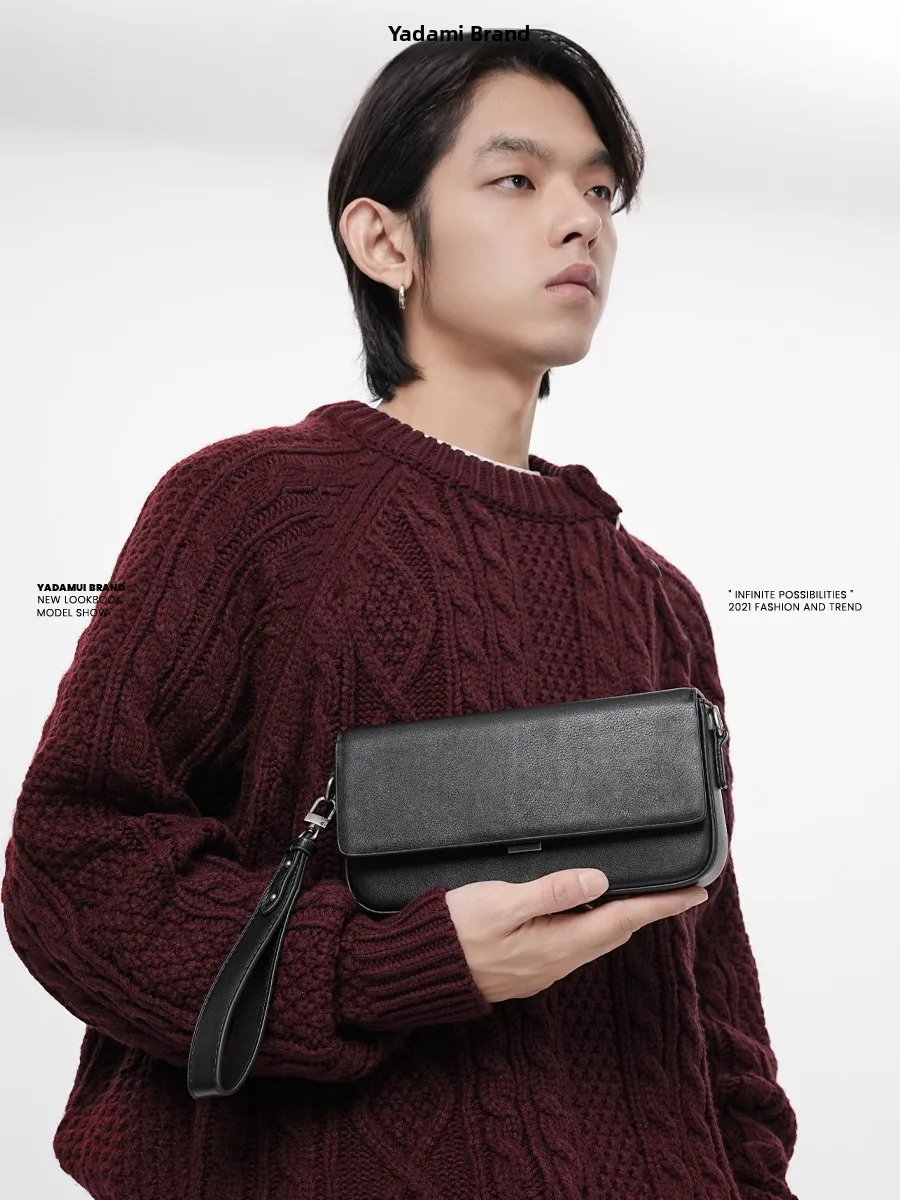 Trendy Men's Crossbody Bag Commuter Bag Functionality Male Model Slanted Bag Vintage Style Double Strap Closure Casual
Trendy Men's Crossbody Bag Commuter Bag Functionality Male Model Slanted Bag Vintage Style Double Strap Closure Casual