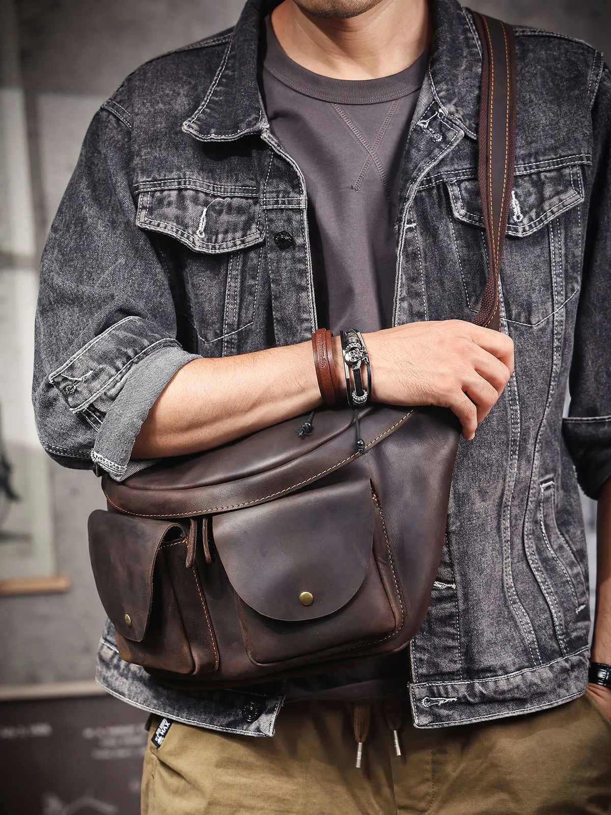 PNDME vintage first layer cowhide men's chest bag outdoor travel luxury genuine leather large-capacity motorcycle crossbody bag
PNDME vintage first layer cowhide men's chest bag outdoor travel luxury genuine leather large-capacity motorcycle crossbody bag