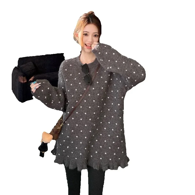 Осень-зима, женский свитер средней длины, новинка 2026, модный свободный повседневный милый трикотаж, пуловер с круглым воротником, женские топы
Осень-зима, женский свитер средней длины, новинка 2026, модный свободный повседневный милый трикотаж, пуловер с круглым воротником, женские топы