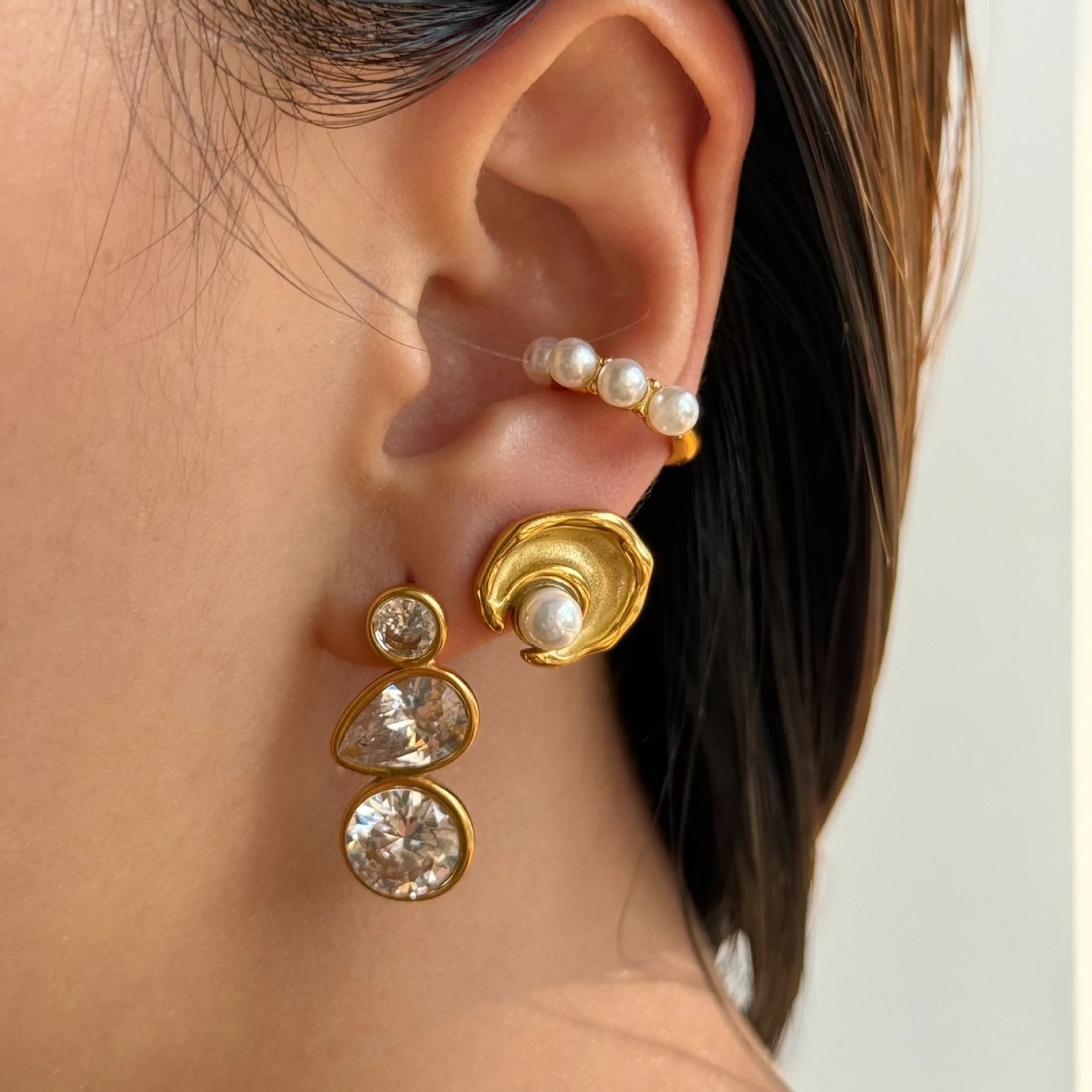 Miranda Minimalist Stainless Steel Geometric Imitation Pearls Daily Stud Earrings Women 18K PVD Plated Korean Fashion Jewelry
Miranda Minimalist Stainless Steel Geometric Imitation Pearls Daily Stud Earrings Women 18K PVD Plated Korean Fashion Jewelry