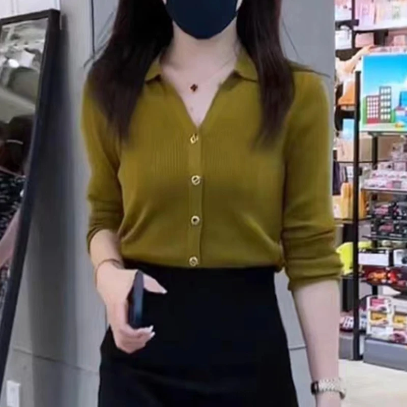 New Polo Collar Long-sleeved Sweater Button-up High-end Design Chic Knitted Cardigan Bottoming Top
New Polo Collar Long-sleeved Sweater Button-up High-end Design Chic Knitted Cardigan Bottoming Top