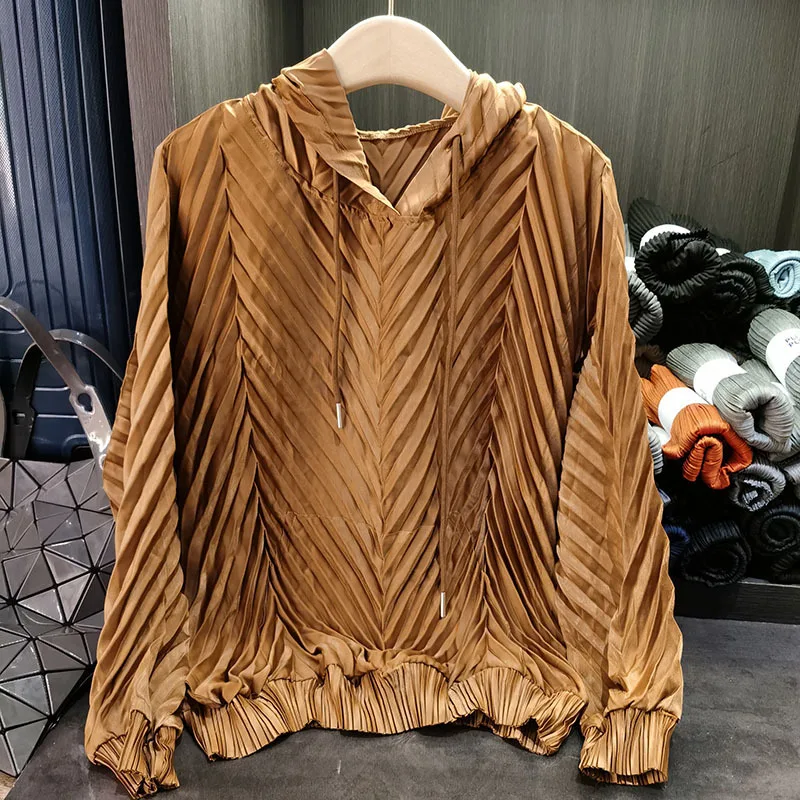 Miyake Pleated Sweater Hoodie Fashion Fold Tops Women Spring New Casual Simple Loose Big Yards Versatile Pleat Hooded Pullover
Miyake Pleated Sweater Hoodie Fashion Fold Tops Women Spring New Casual Simple Loose Big Yards Versatile Pleat Hooded Pullover