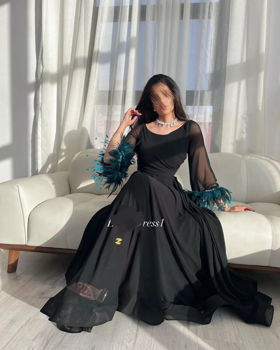 Saudi Arabia Women's Scoop Neckline Floor Length Prom Dresses Long Sleeves feathers Evening Dresses Formal Dress
Saudi Arabia Women's Scoop Neckline Floor Length Prom Dresses Long Sleeves feathers Evening Dresses Formal Dress