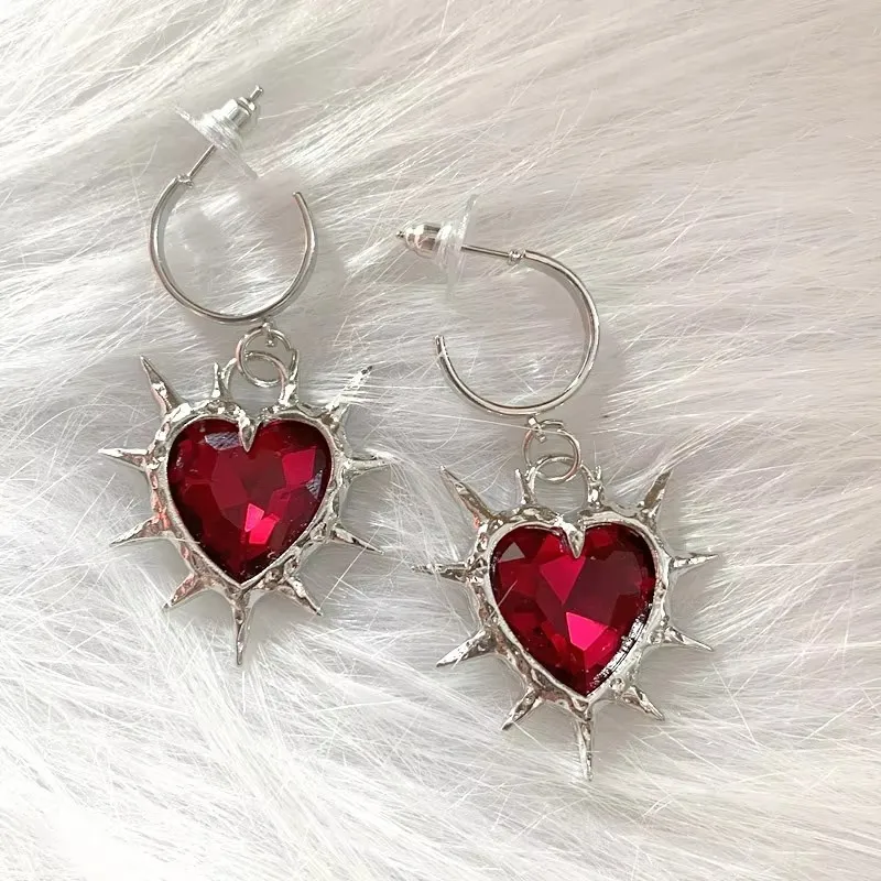 Thorn Heart Pendant Earrings Retro Personalized Trendy Hip Hop Y2K Niche Design Accessories
Thorn Heart Pendant Earrings Retro Personalized Trendy Hip Hop Y2K Niche Design Accessories